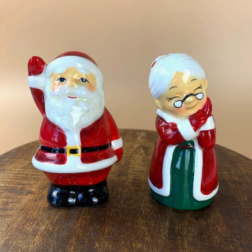 Mr & Mrs Claus Salt & Pepper Shakers
